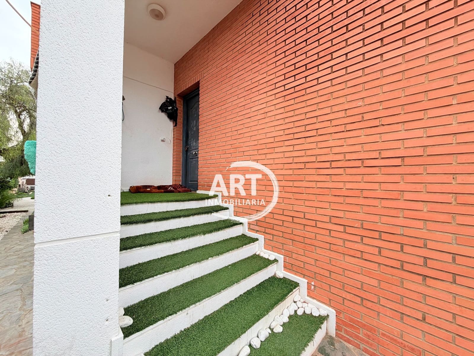 4 bedroom Villa for sale in Chiva with garage - € 595,000 (Ref: 9700429)