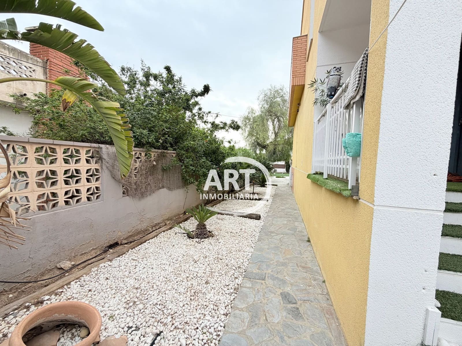 4 bedroom Villa for sale in Chiva with garage - € 595,000 (Ref: 9700429)