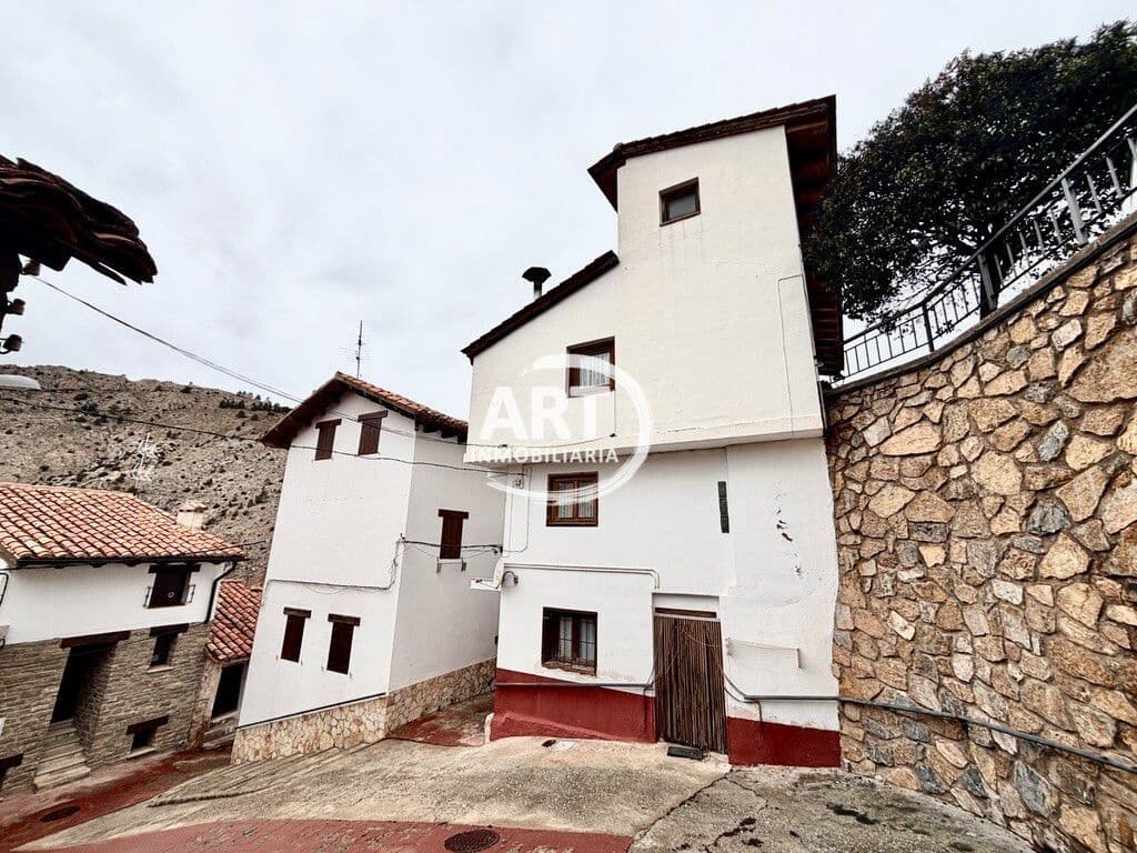 3 bedroom Townhouse for sale in Alcala de la Selva - € 80,000 (Ref: 9728568)
