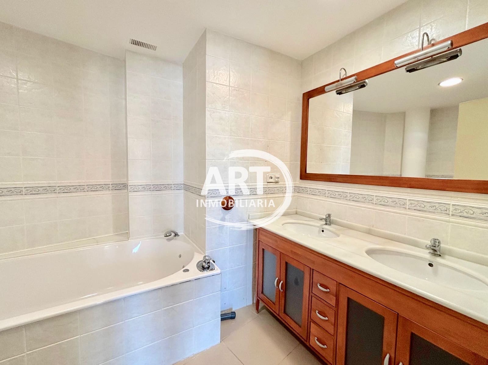 2 bedroom Flat for rent in L'Eliana - € 1,300 (Ref: 9731662)