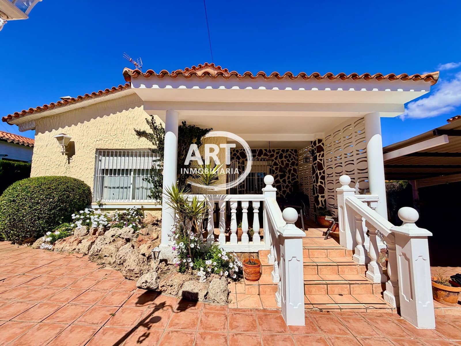 3 bedroom Villa for sale in L'Eliana with pool - € 490,000 (Ref: 9737916)