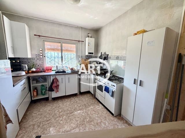 4 bedroom Villa for sale in Llíria with pool - € 199,000 (Ref: 9737917)