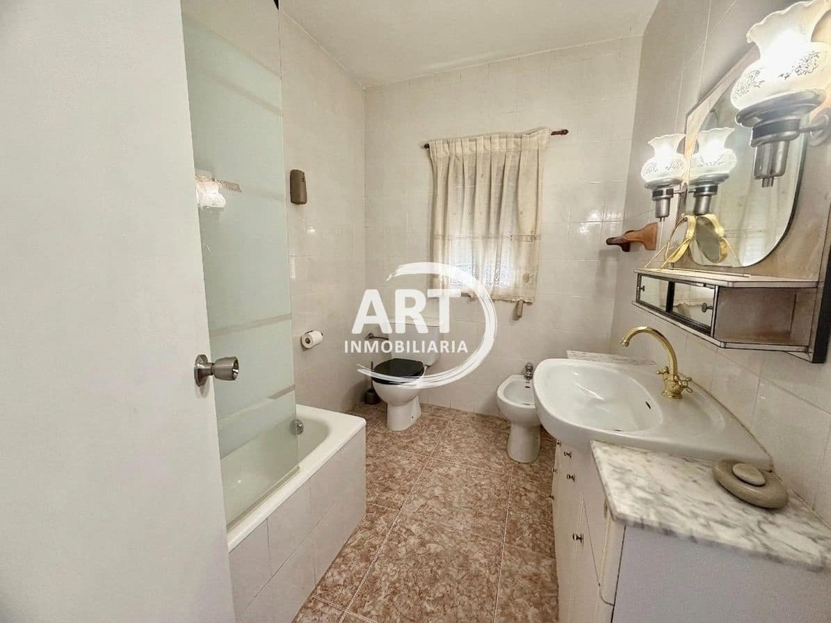 4 bedroom Villa for sale in Lliria with pool - € 199,000 (Ref: 9737917)