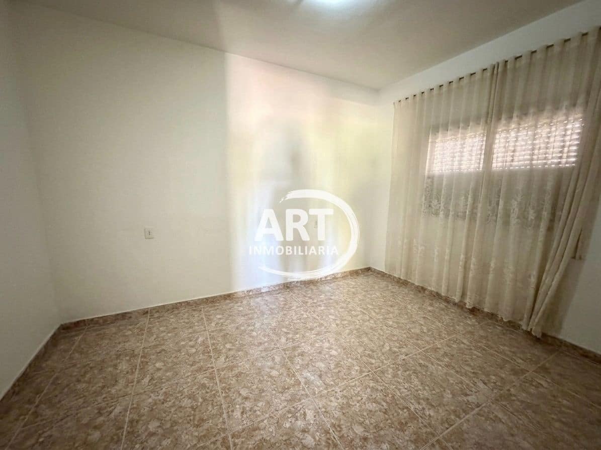 4 bedroom Villa for sale in Lliria with pool - € 199,000 (Ref: 9737917)