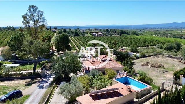 4 bedroom Villa for sale in Llíria with pool - € 199,000 (Ref: 9737917)