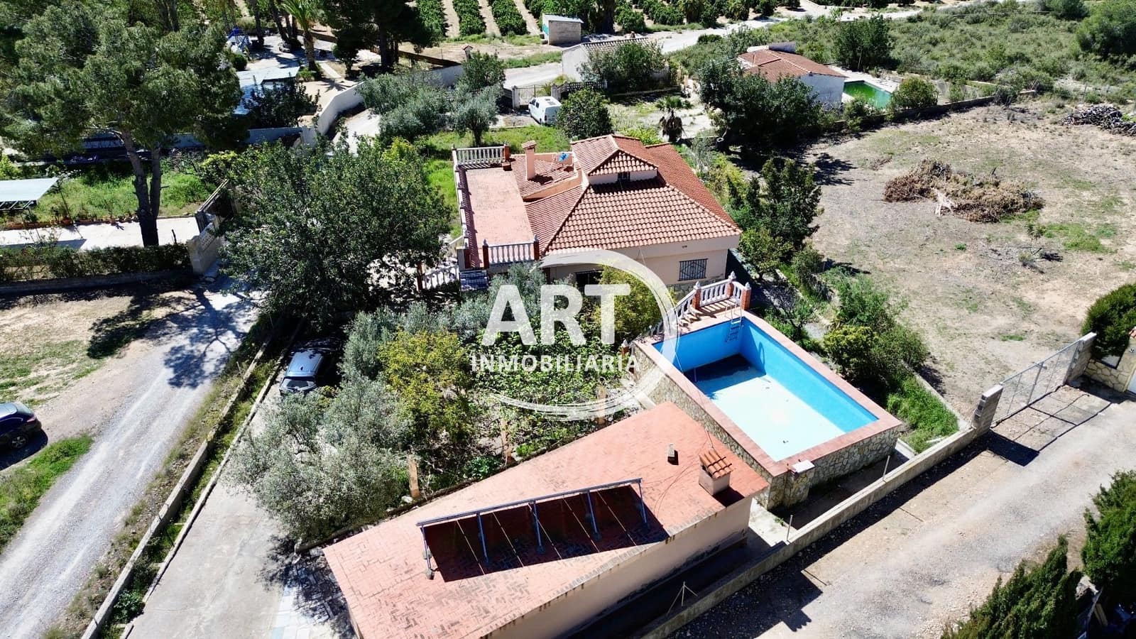 4 bedroom Villa for sale in Lliria with pool - € 199,000 (Ref: 9737917)