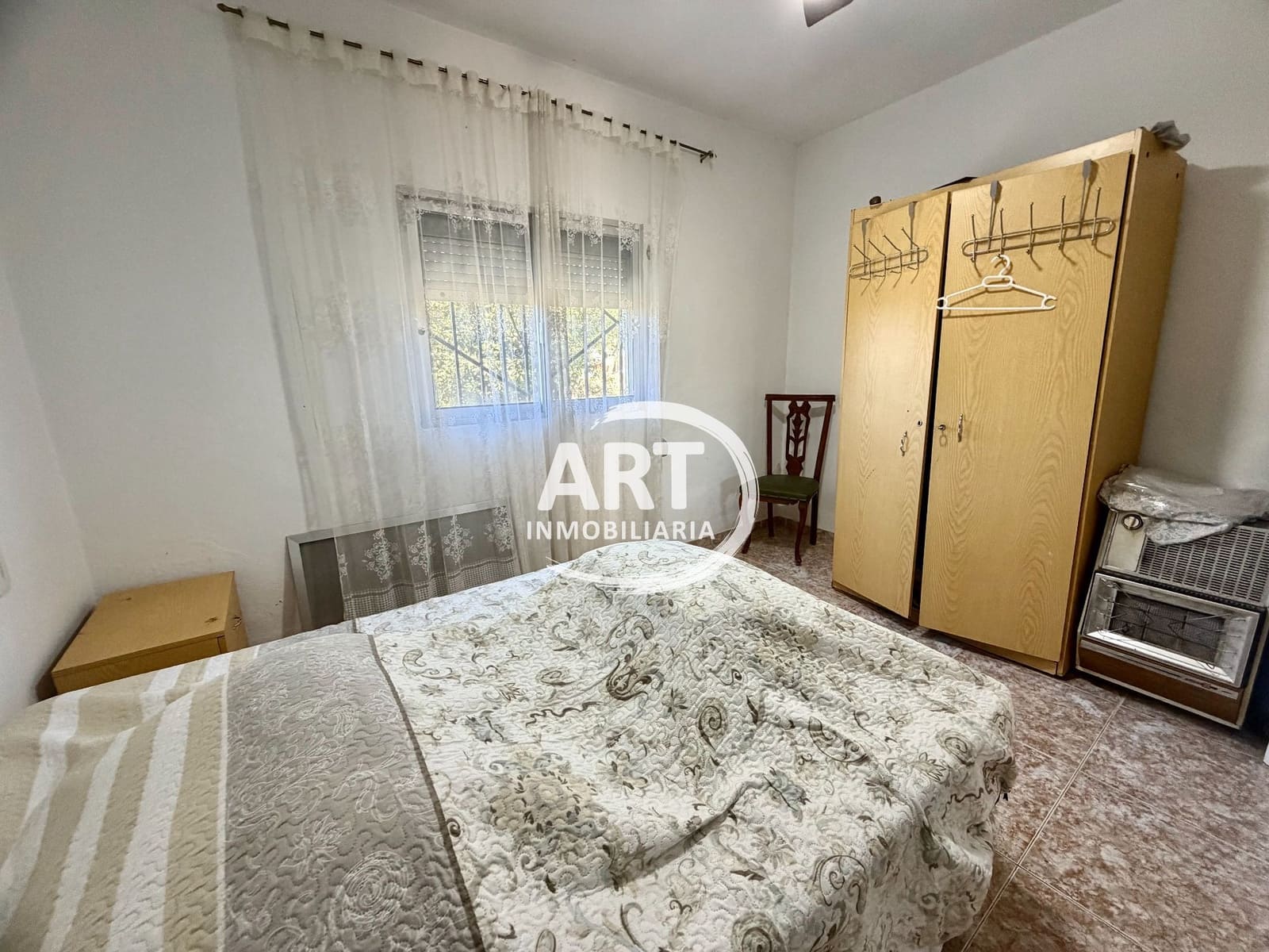 4 bedroom Villa for sale in Lliria with pool - € 199,000 (Ref: 9737917)