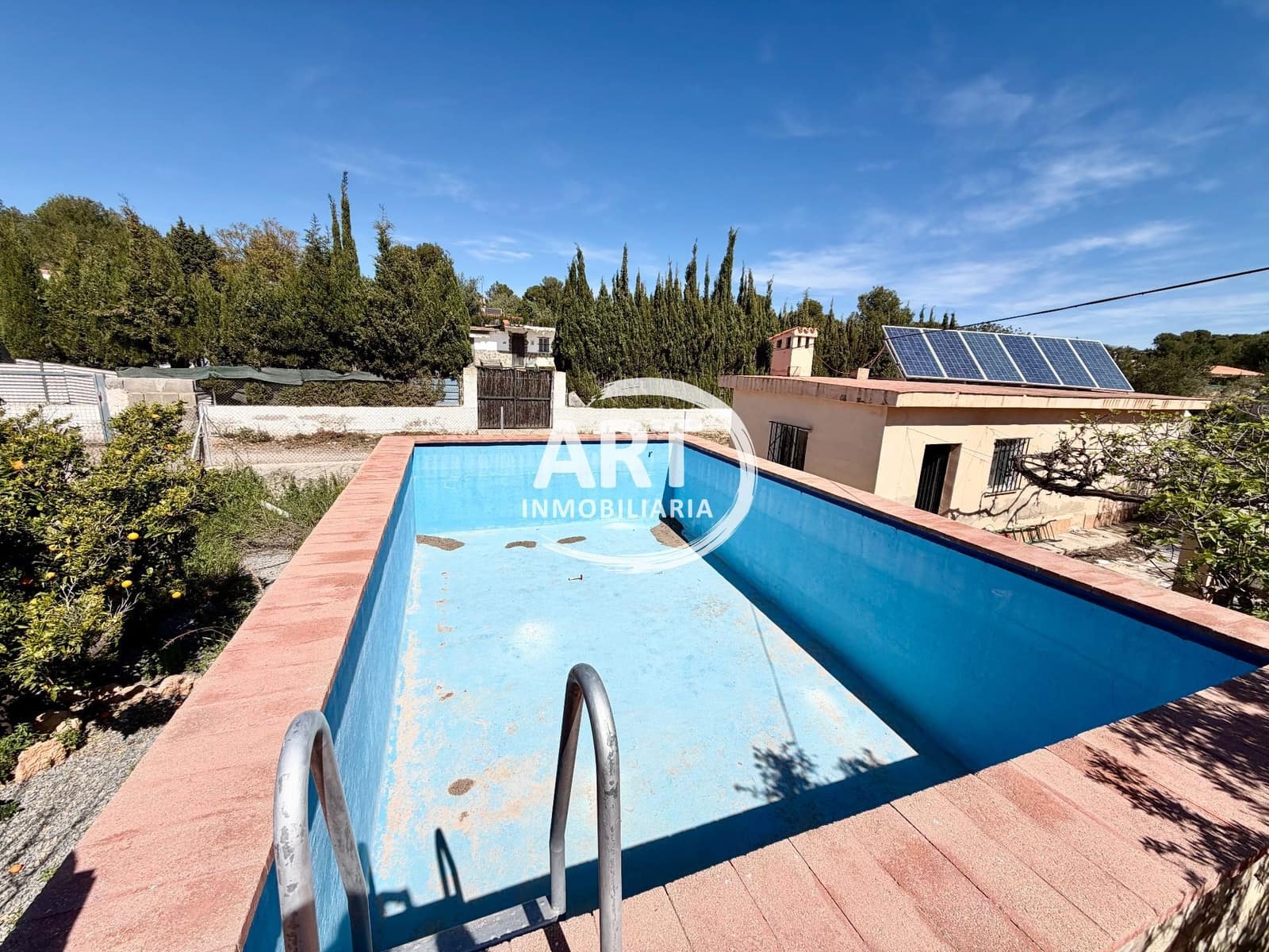 4 bedroom Villa for sale in Lliria with pool - € 199,000 (Ref: 9737917)