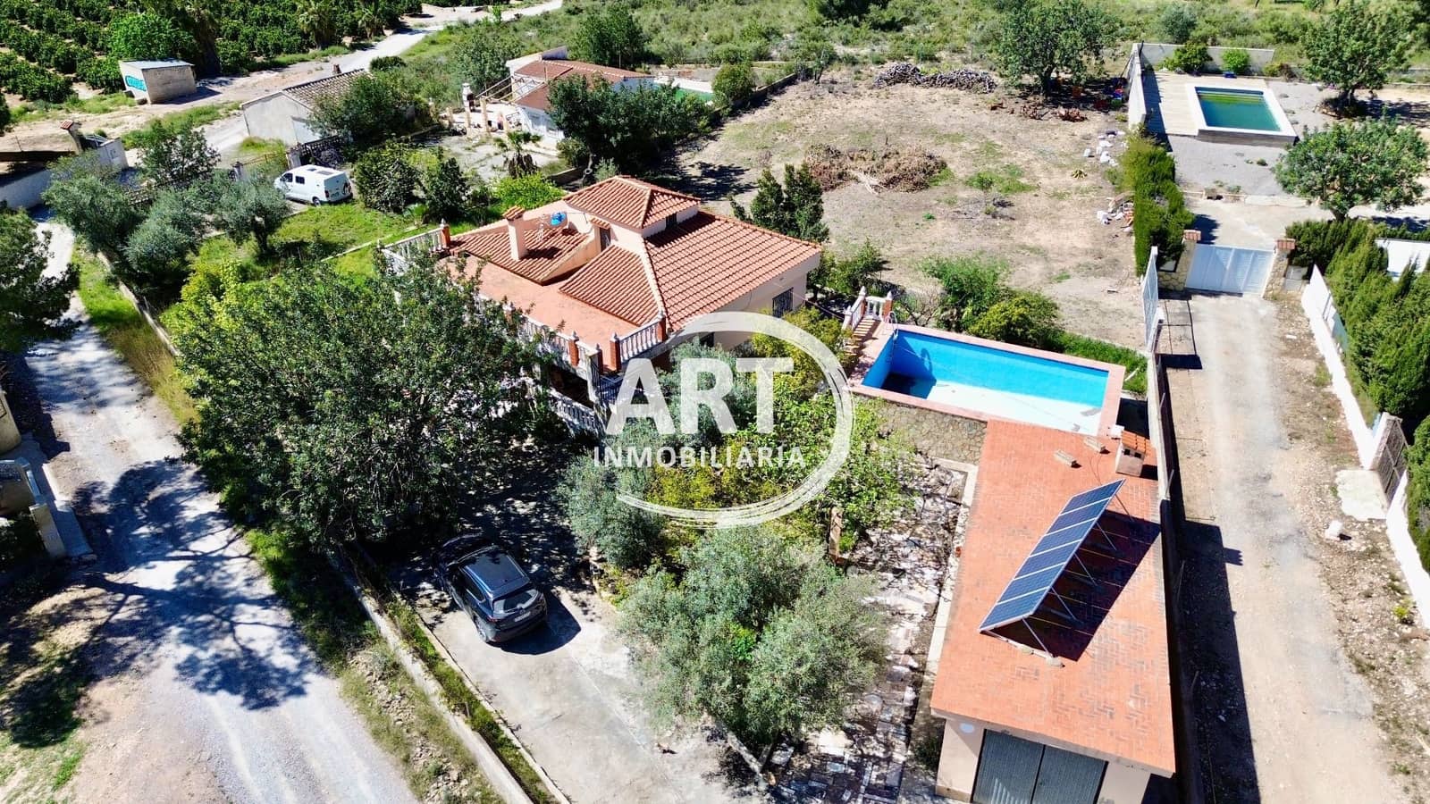 4 bedroom Villa for sale in Lliria with pool - € 199,000 (Ref: 9737917)