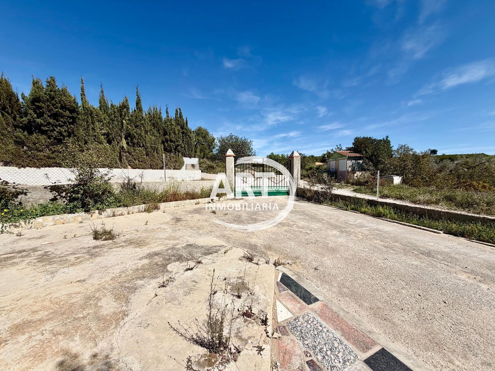 4 bedroom Villa for sale in Lliria with pool - € 199,000 (Ref: 9737917)