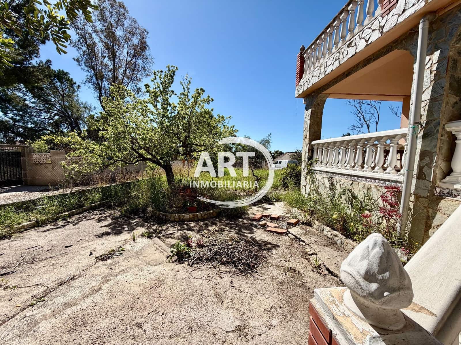 4 bedroom Villa for sale in Lliria with pool - € 199,000 (Ref: 9737917)