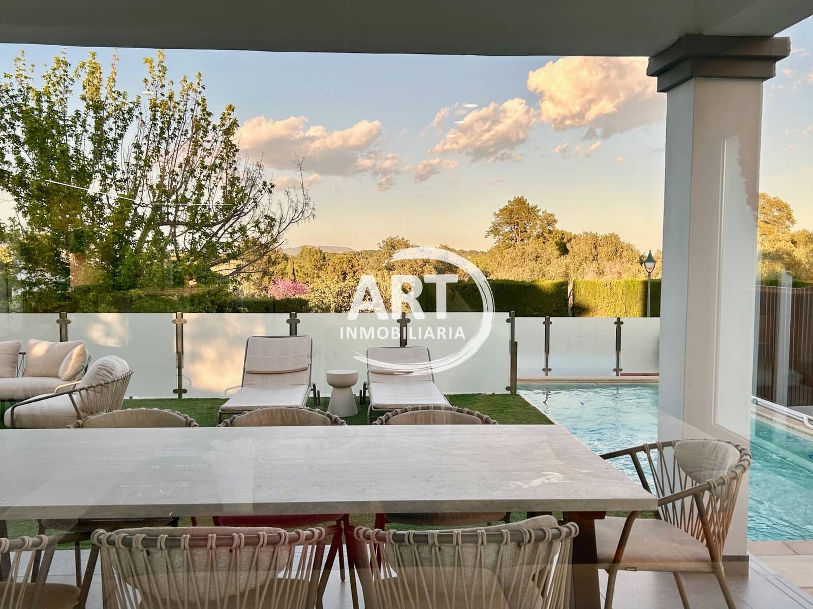 4 sypialnia Willa na sprzedaż w Betera z basenem garażem - 1 200 000 € (Ref: 9751590)