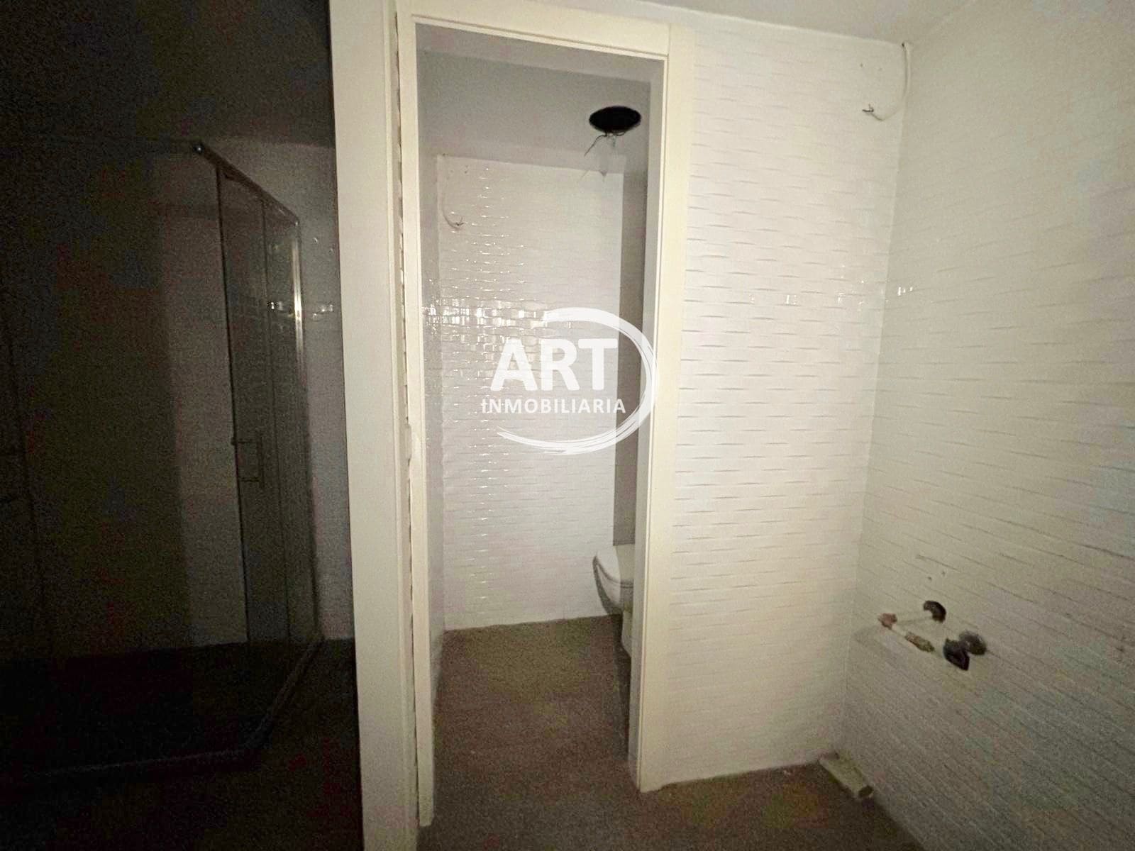 Commercieel te koop in Valencia stad - € 650.000 (Ref: 9765026)