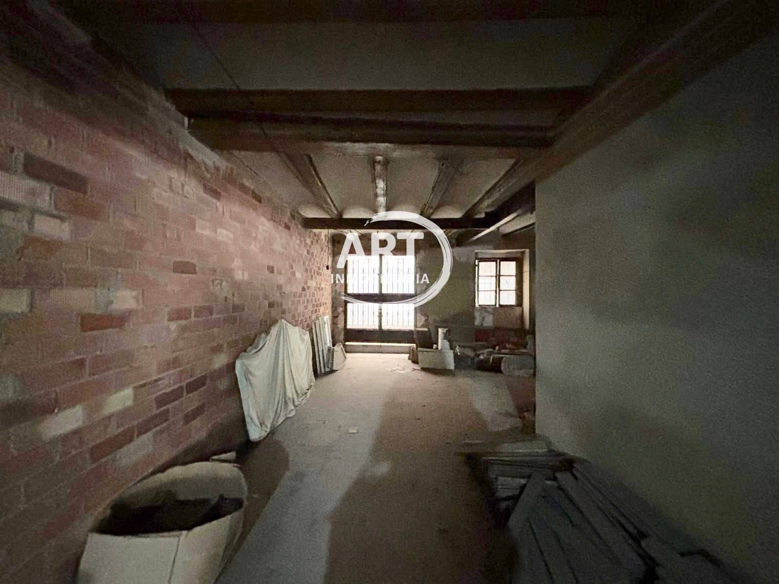 Commercieel te koop in Valencia stad - € 650.000 (Ref: 9765026)