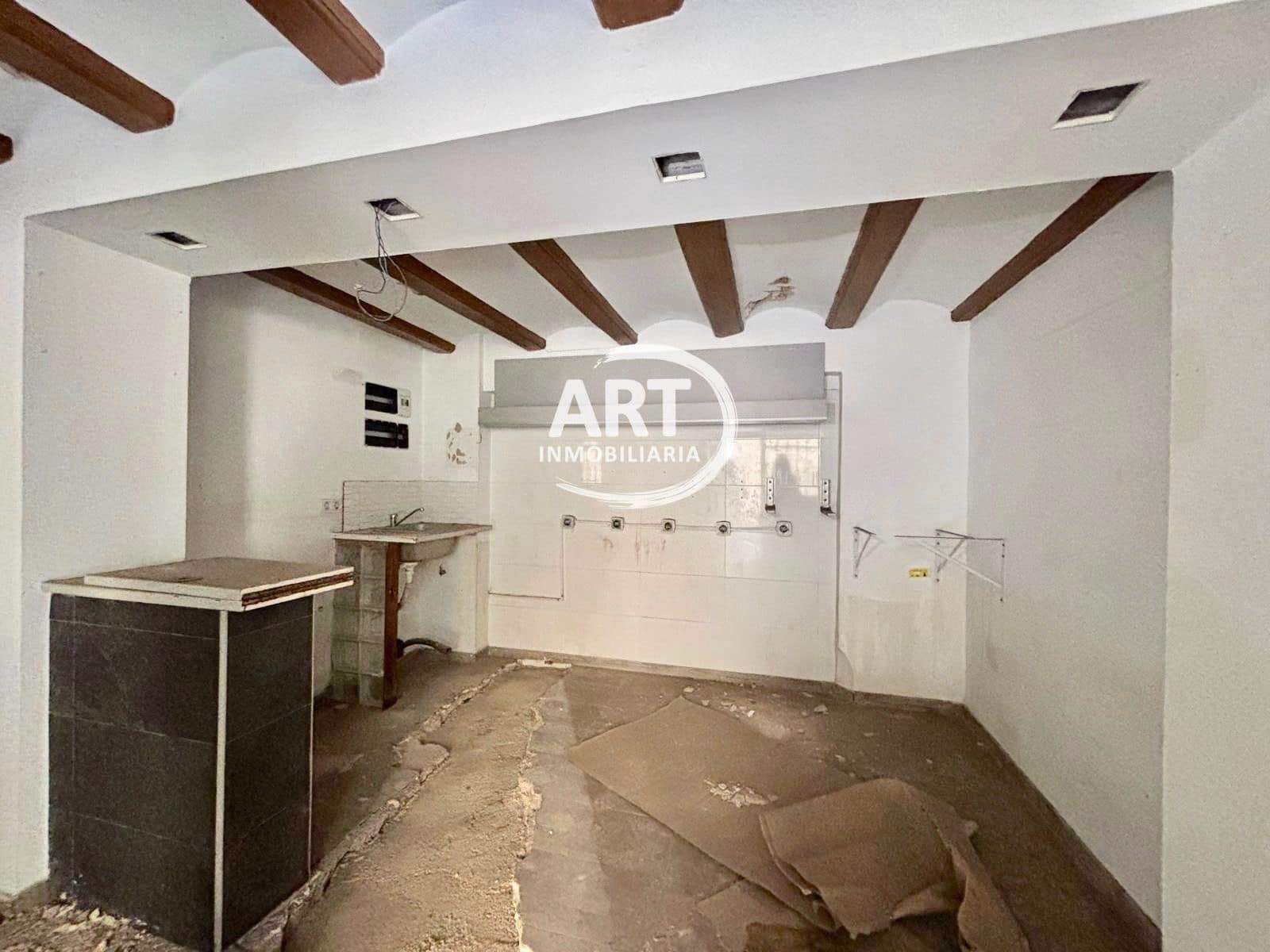 Commercieel te koop in Valencia stad - € 650.000 (Ref: 9765026)