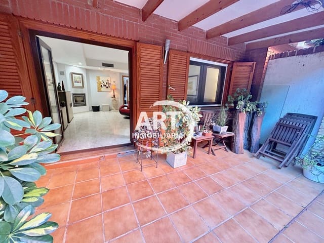 4 makuuhuone Paritalo myytävänä paikassa Bétera mukana uima-altaan 
autotalli - 495 000 € (Ref: 9780115)