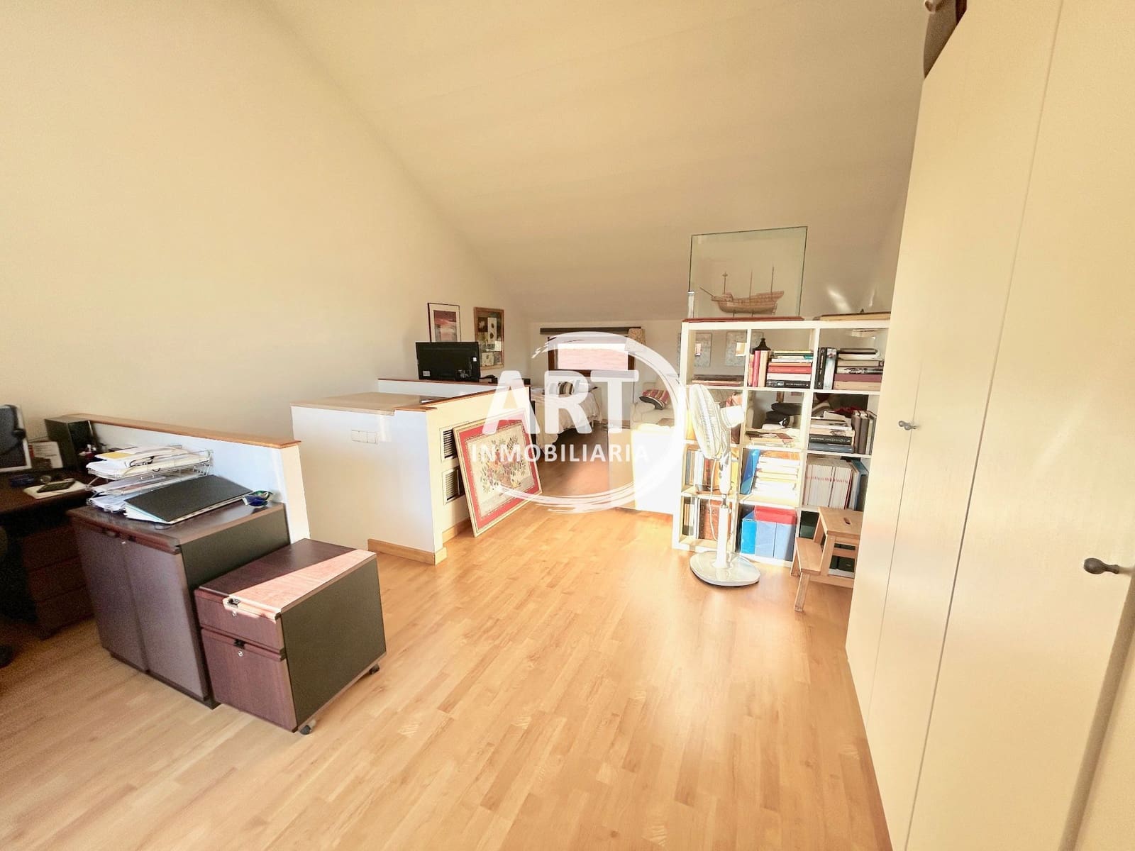 4 makuuhuone Paritalo myytävänä paikassa Betera mukana uima-altaan 
autotalli - 495 000 € (Ref: 9780115)