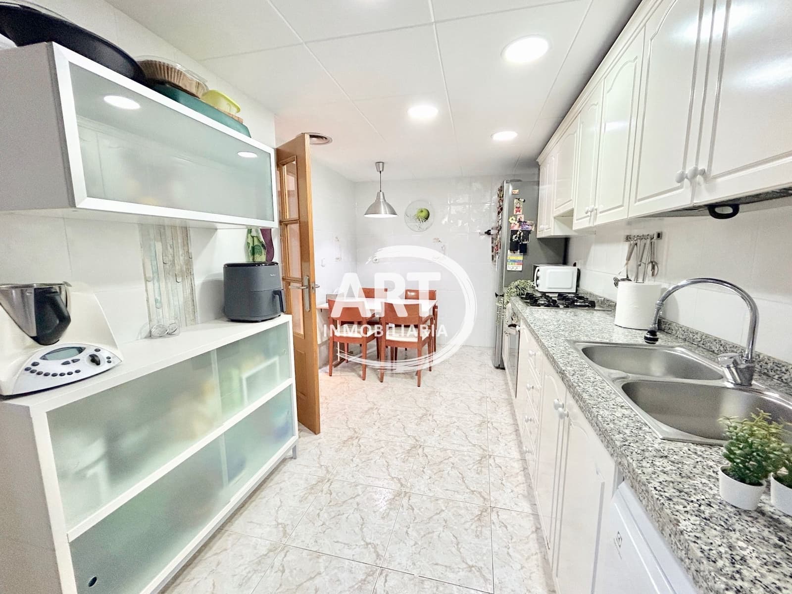 4 makuuhuone Paritalo myytävänä paikassa Betera mukana uima-altaan 
autotalli - 495 000 € (Ref: 9780115)