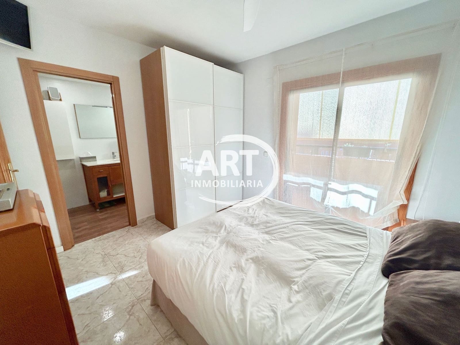 4 makuuhuone Paritalo myytävänä paikassa Betera mukana uima-altaan 
autotalli - 495 000 € (Ref: 9780115)