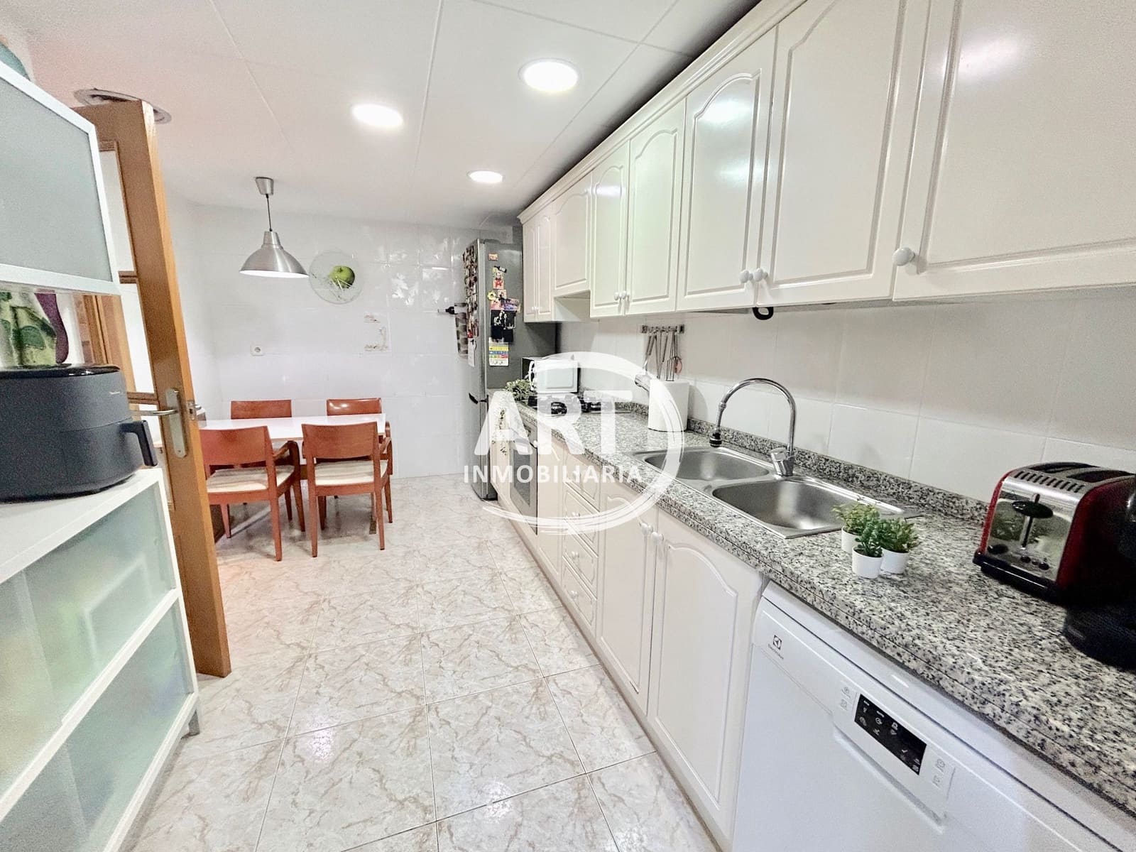 4 makuuhuone Paritalo myytävänä paikassa Betera mukana uima-altaan 
autotalli - 495 000 € (Ref: 9780115)