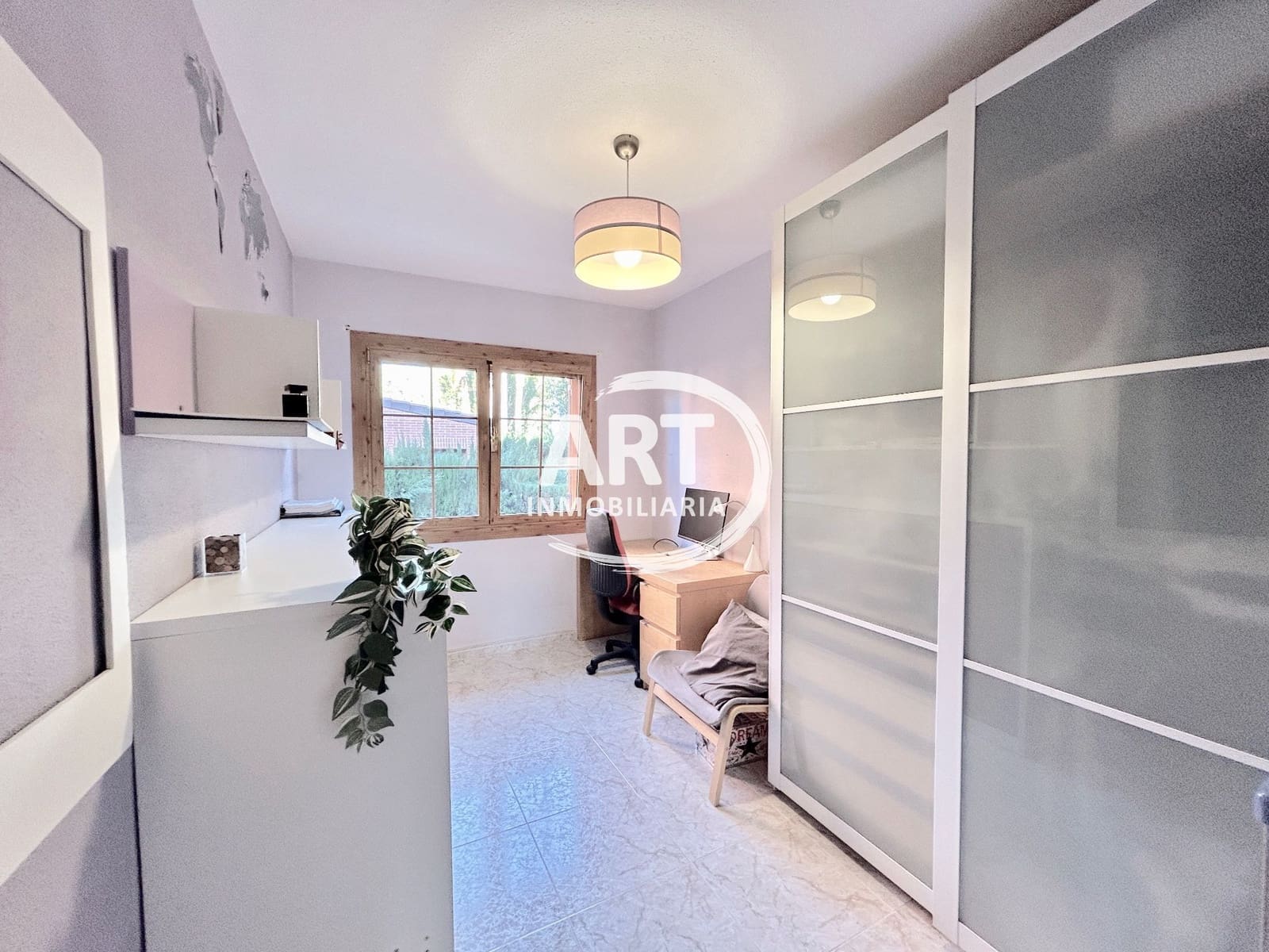 4 makuuhuone Paritalo myytävänä paikassa Betera mukana uima-altaan 
autotalli - 495 000 € (Ref: 9780115)