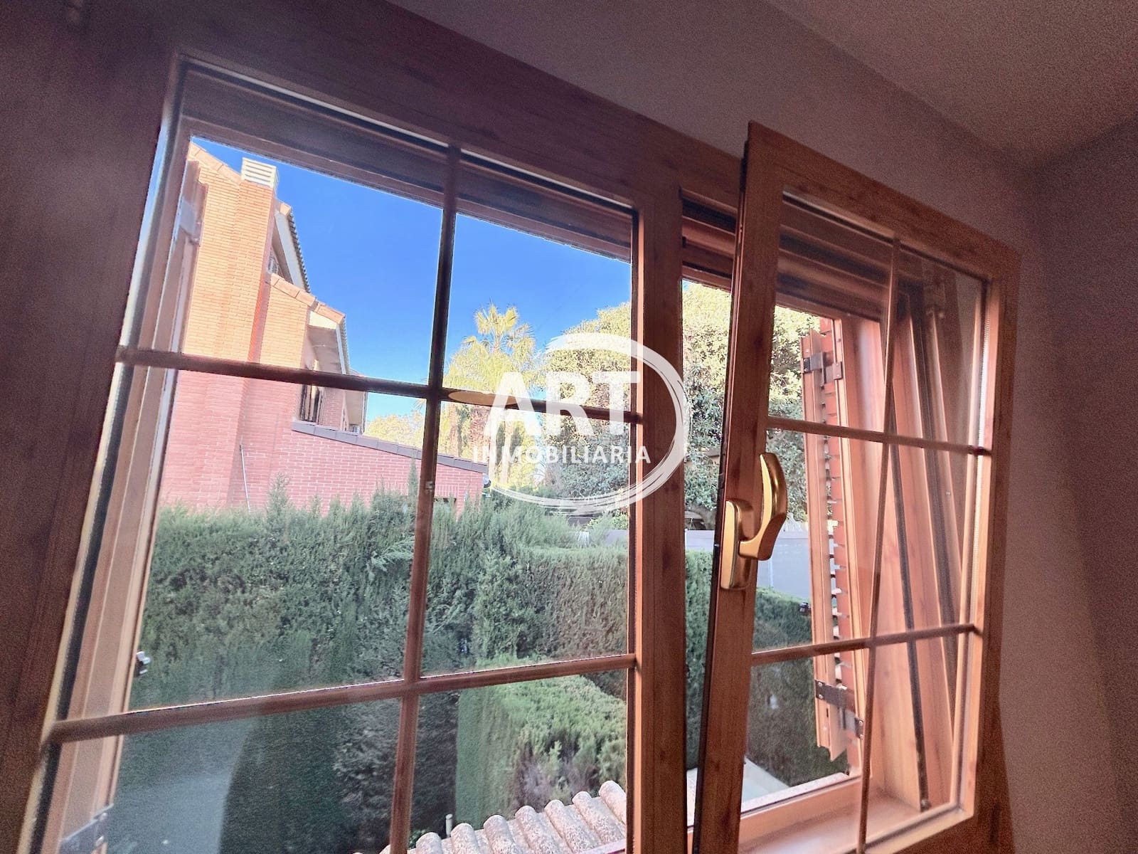 4 makuuhuone Paritalo myytävänä paikassa Betera mukana uima-altaan 
autotalli - 495 000 € (Ref: 9780115)