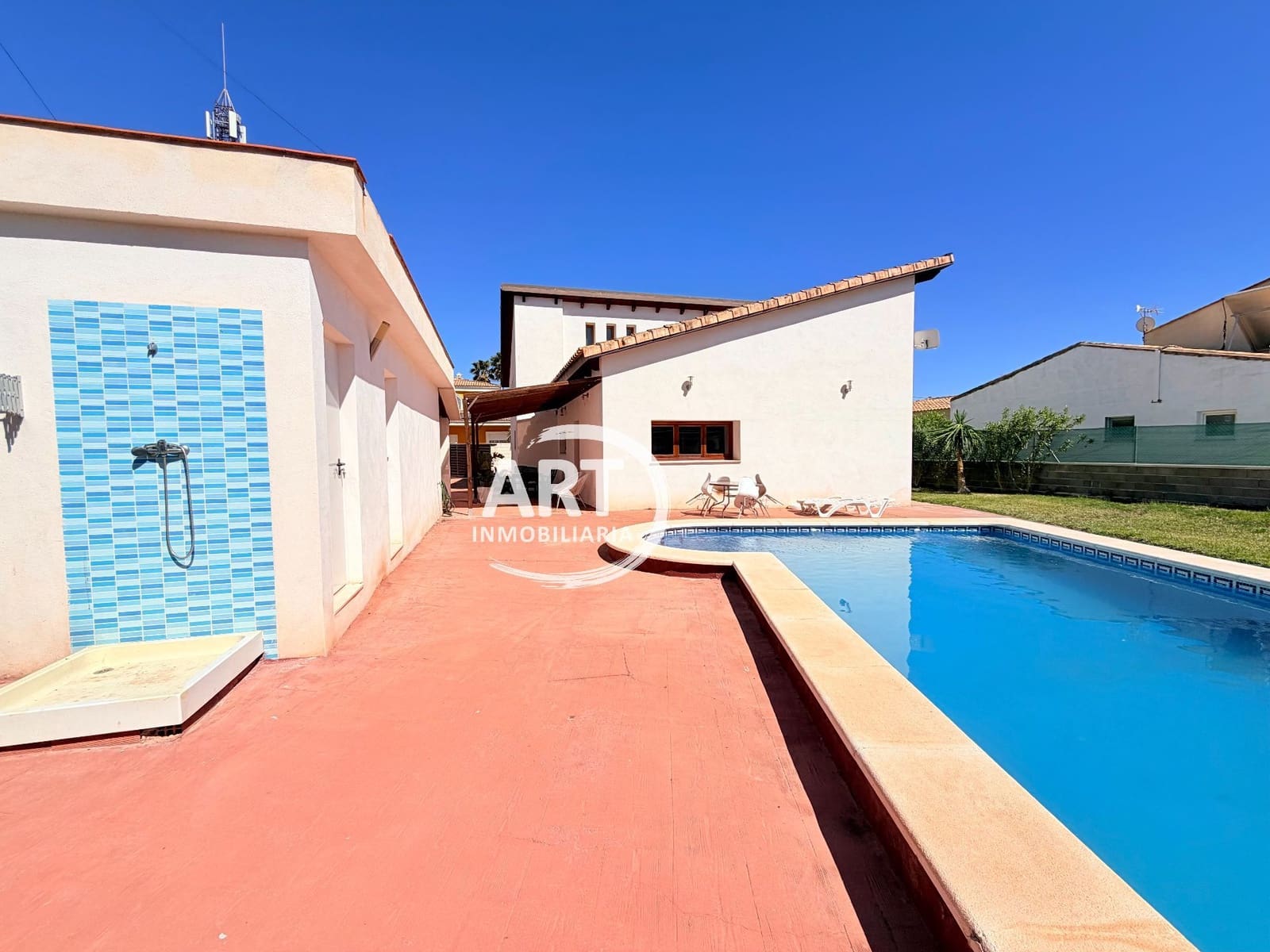 4 chambre Villa/Maison à vendre à Serra avec piscine - 580 000 € (Ref: 9782980)
