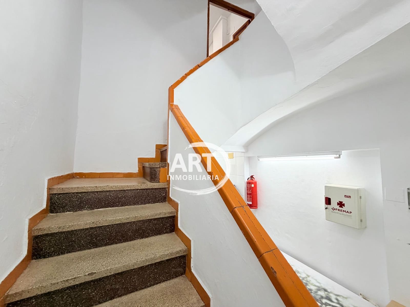 Commercieel te koop in Lliria - € 300.000 (Ref: 9788135)