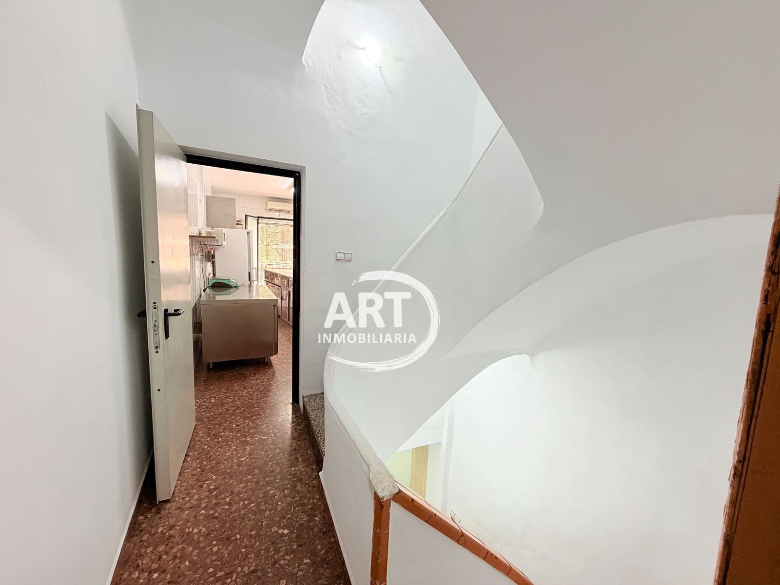 Commercieel te koop in Lliria - € 300.000 (Ref: 9788135)