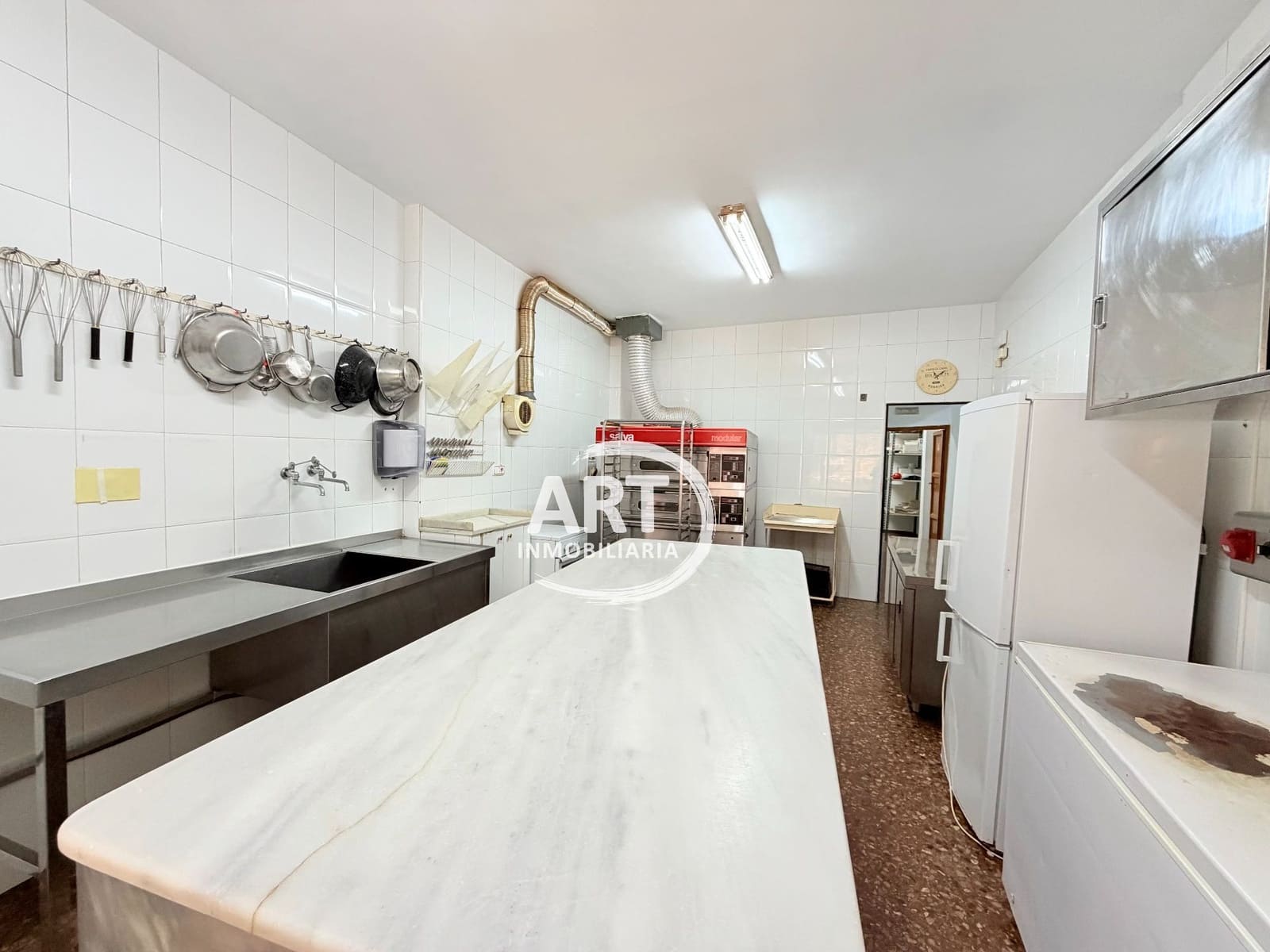 Commercieel te koop in Lliria - € 300.000 (Ref: 9788135)