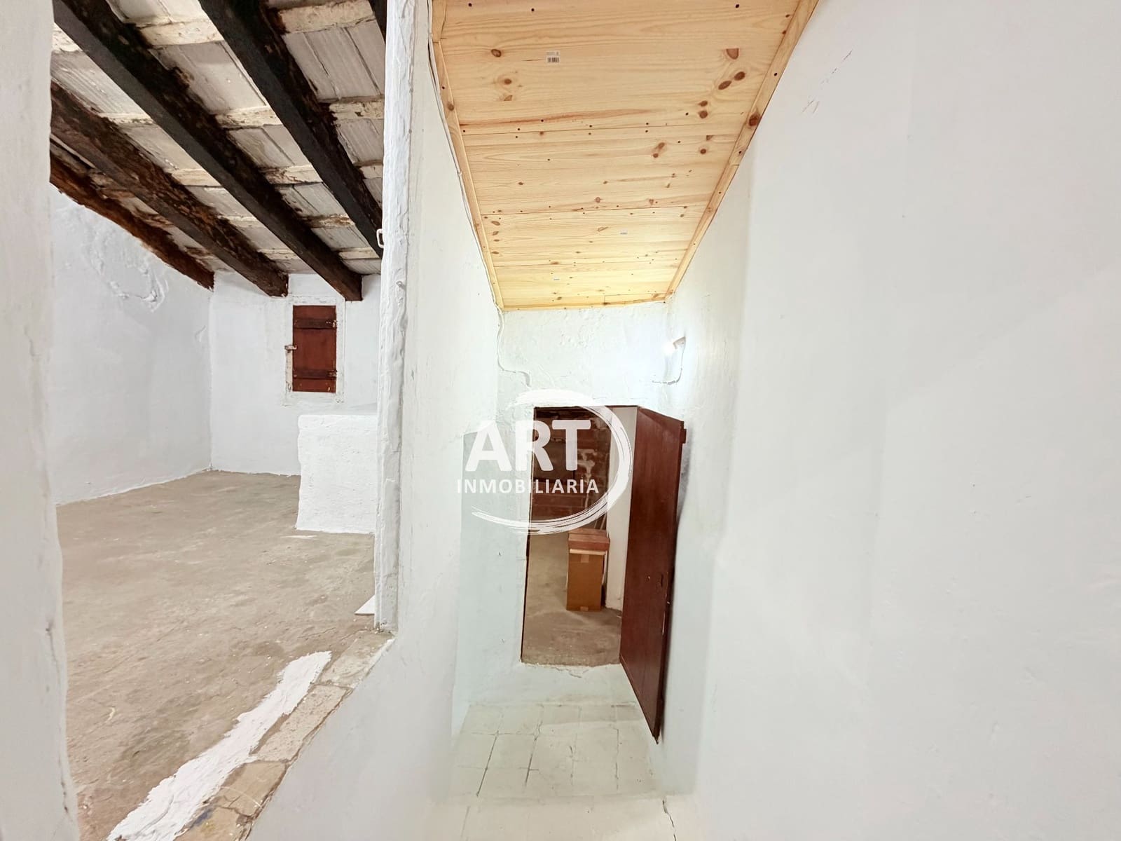 Commercieel te koop in Lliria - € 300.000 (Ref: 9788135)