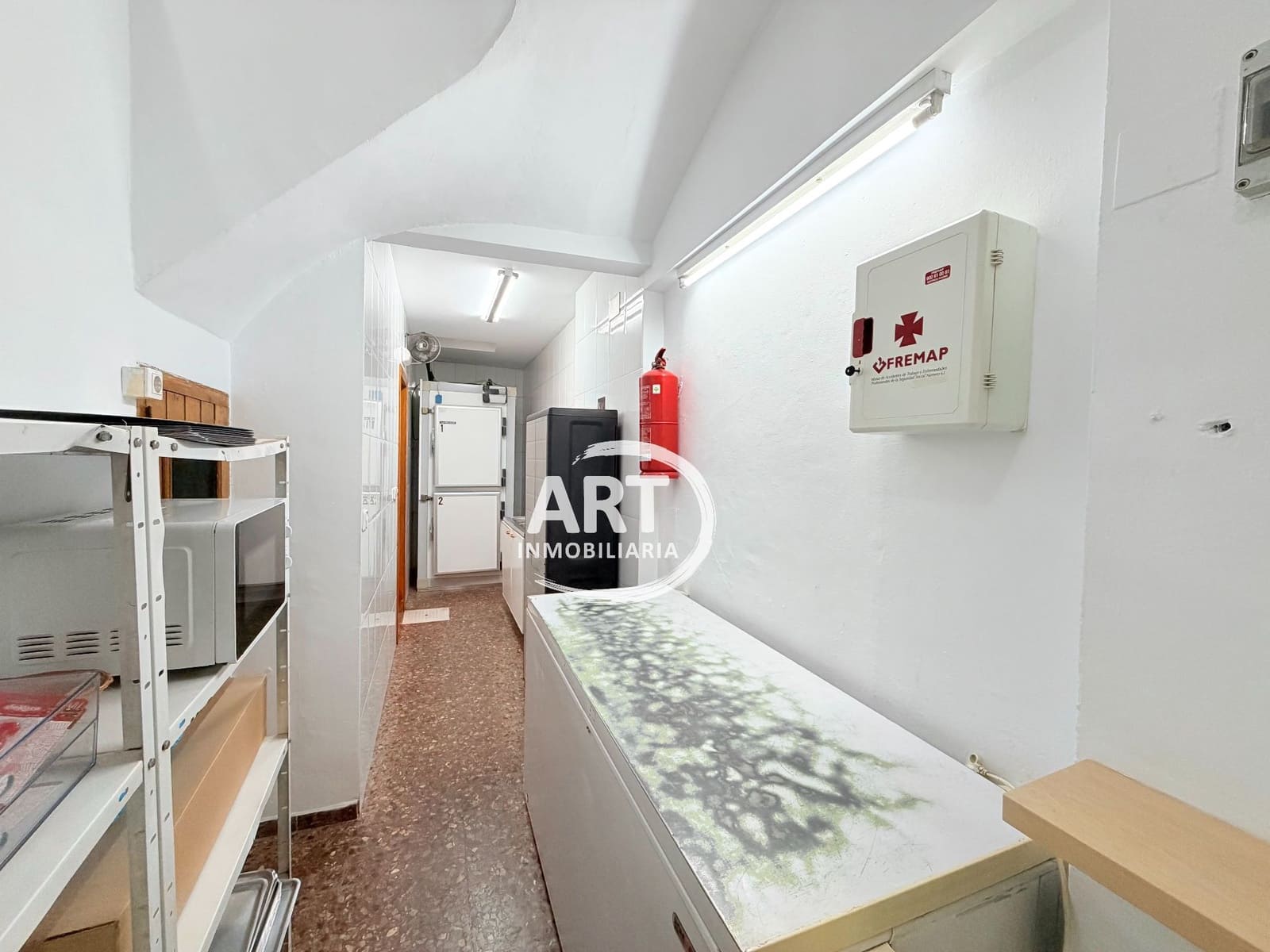 Commercieel te koop in Lliria - € 300.000 (Ref: 9788135)