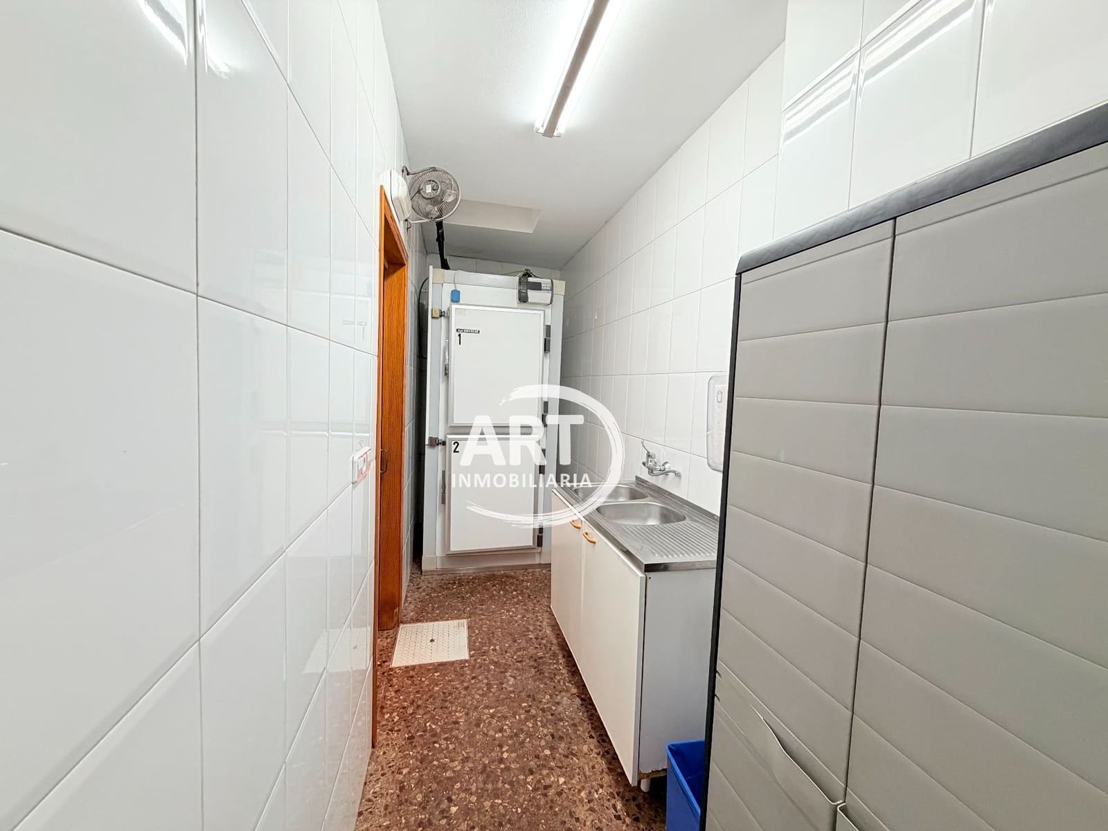 Commercieel te koop in Lliria - € 300.000 (Ref: 9788135)