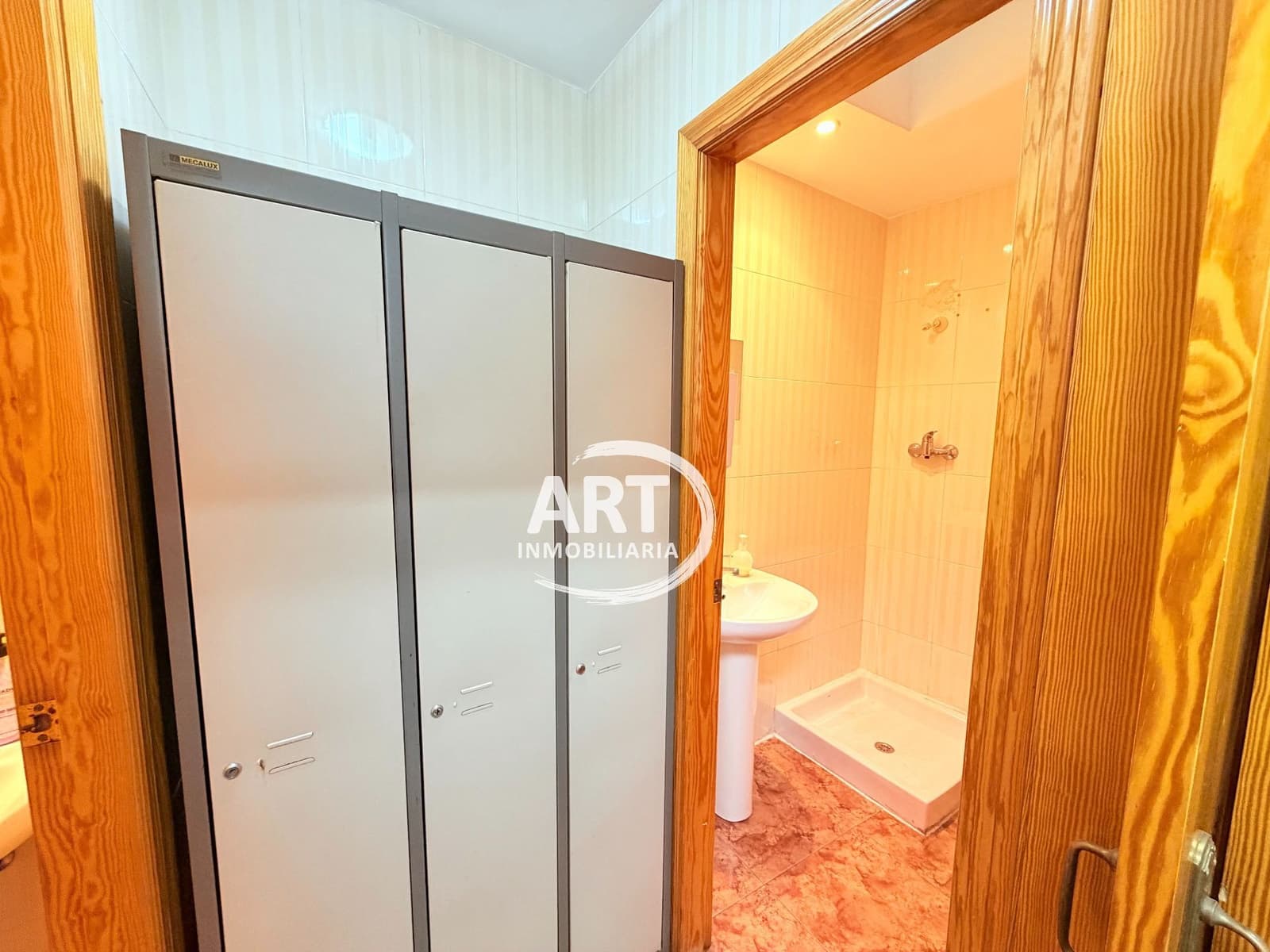 Commercieel te koop in Lliria - € 300.000 (Ref: 9788135)