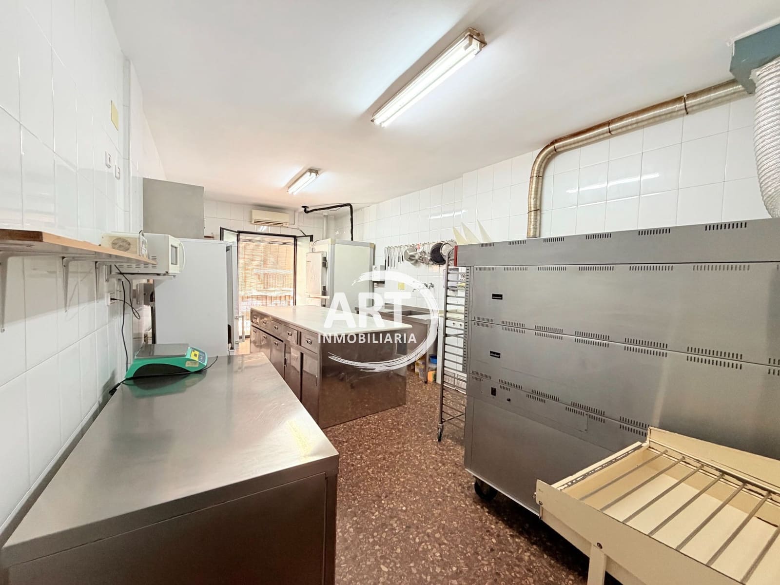 Commercieel te koop in Lliria - € 300.000 (Ref: 9788135)