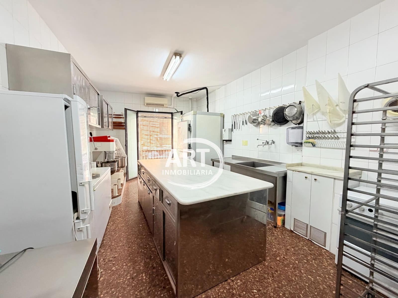 Commercieel te koop in Lliria - € 300.000 (Ref: 9788135)