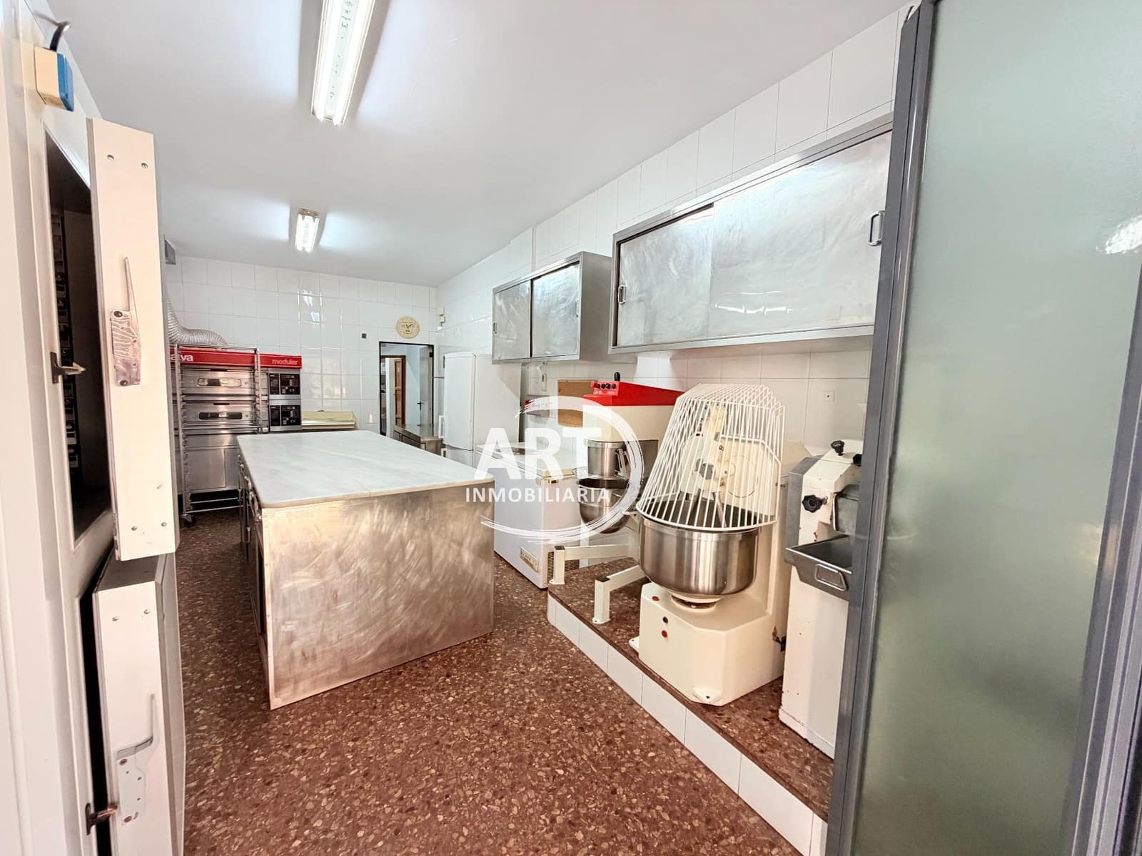 Commercieel te koop in Lliria - € 300.000 (Ref: 9788135)