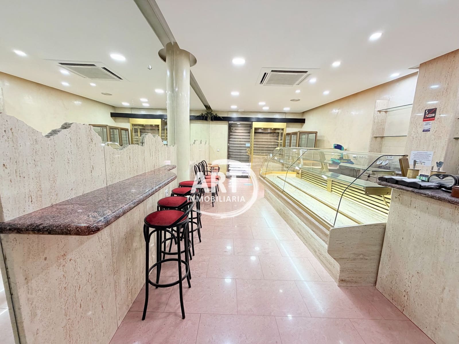 Commercieel te koop in Lliria - € 300.000 (Ref: 9788135)