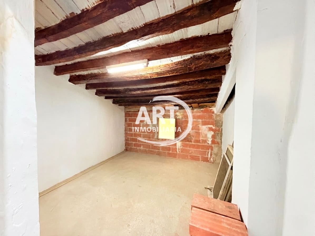 Commercial for sale in Lliria - € 300,000 (Ref: 9788135)