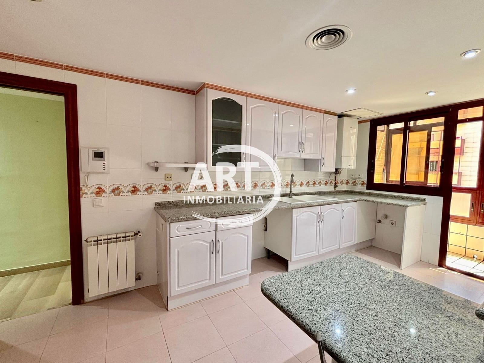 4 slaapkamer Flat te koop in Valencia stad met garage - € 850.000 (Ref: 9790228)