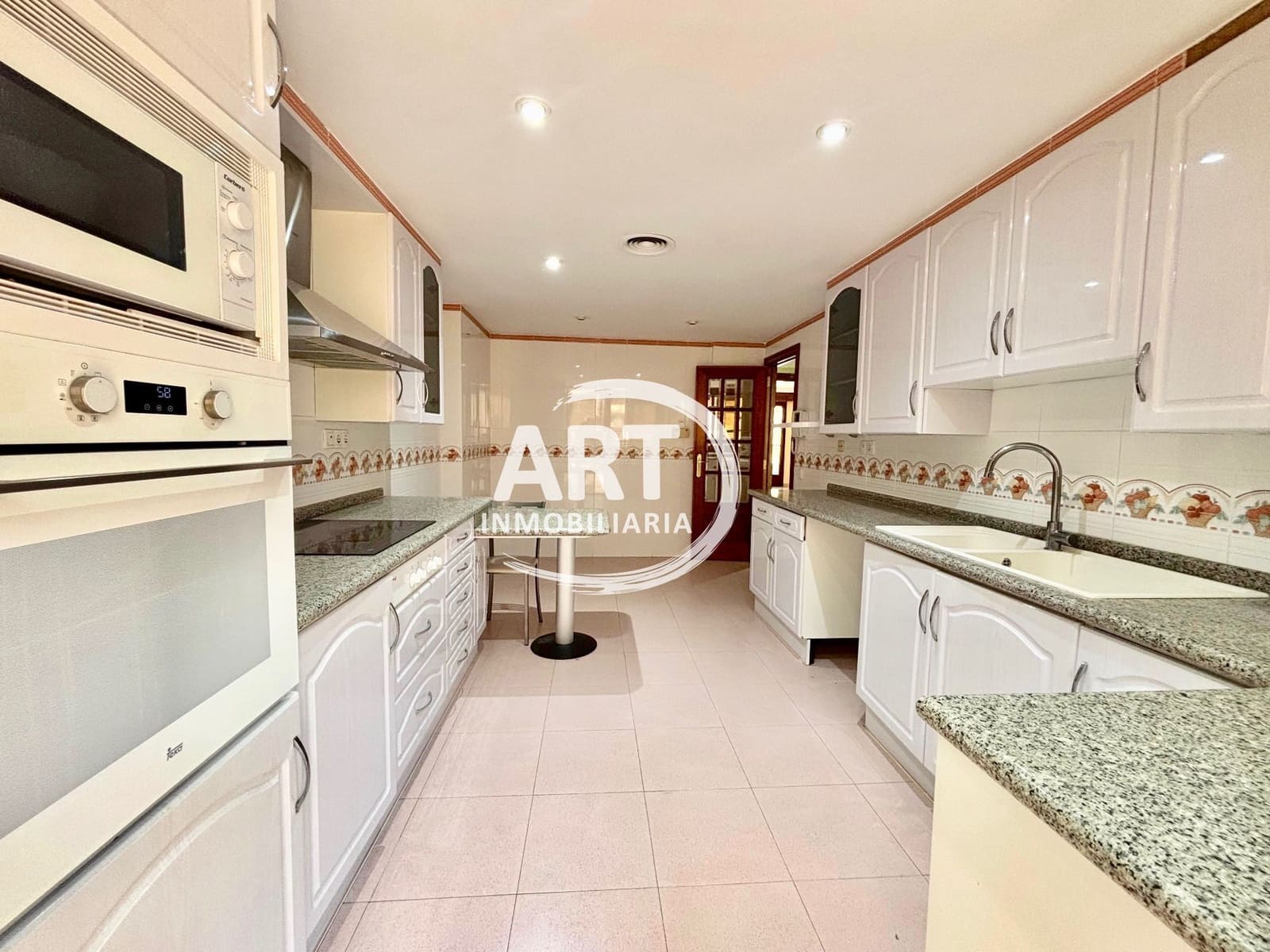 4 slaapkamer Flat te koop in Valencia stad met garage - € 850.000 (Ref: 9790228)