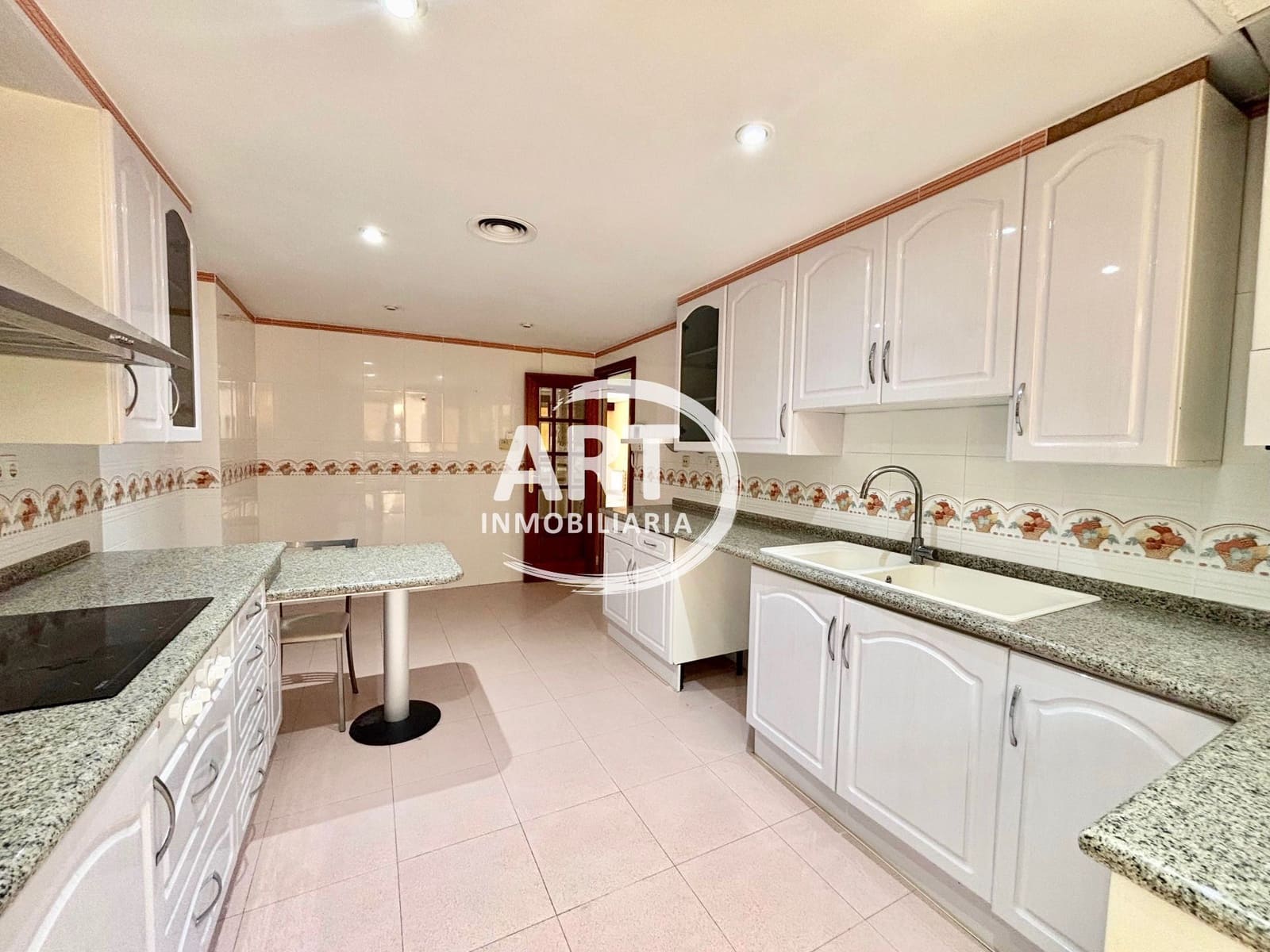 4 slaapkamer Flat te koop in Valencia stad met garage - € 850.000 (Ref: 9790228)