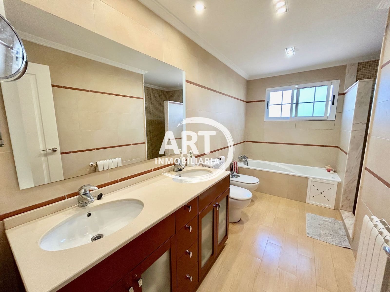 4 sypialnia Willa na sprzedaż w L'Eliana z basenem garażem - 675 000 € (Ref: 9790229)