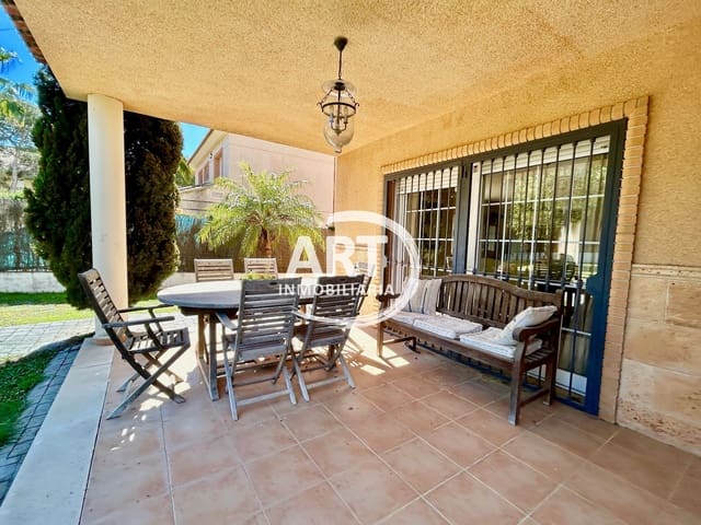 4 sypialnia Willa na sprzedaż w L'Eliana z basenem garażem - 675 000 € (Ref: 9790229)