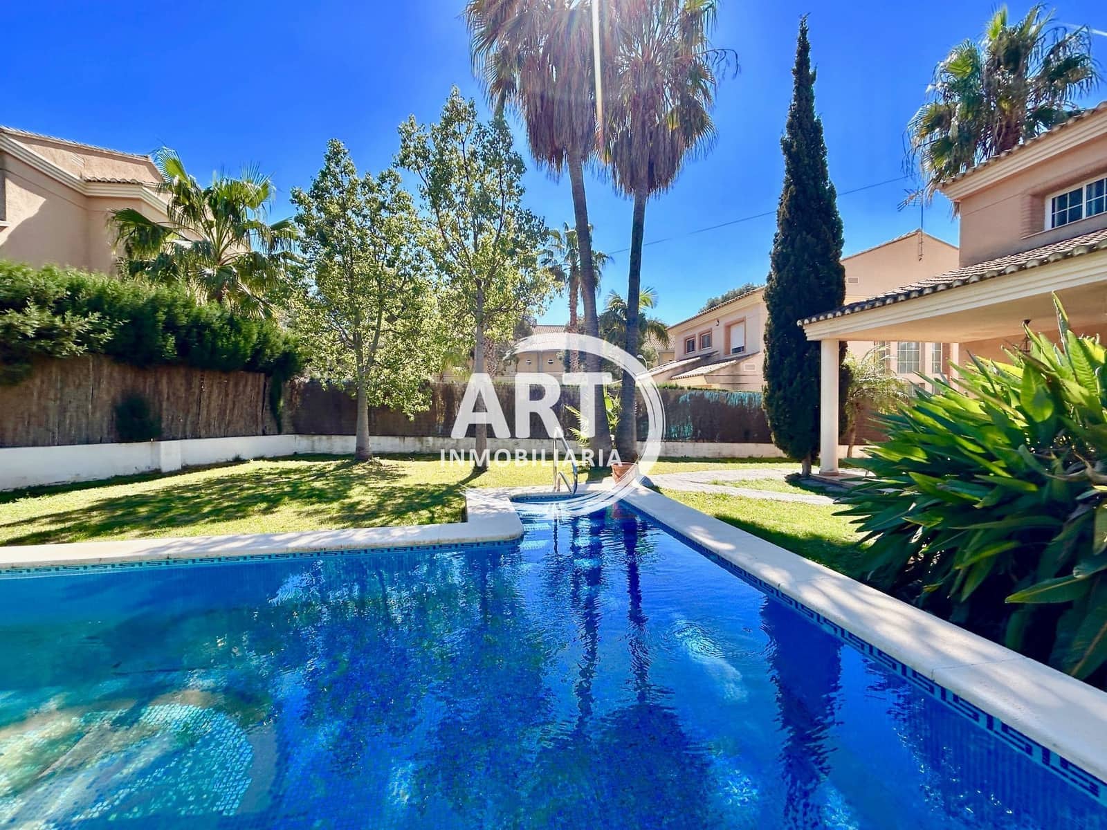 4 sypialnia Willa na sprzedaż w L'Eliana z basenem garażem - 675 000 € (Ref: 9790229)