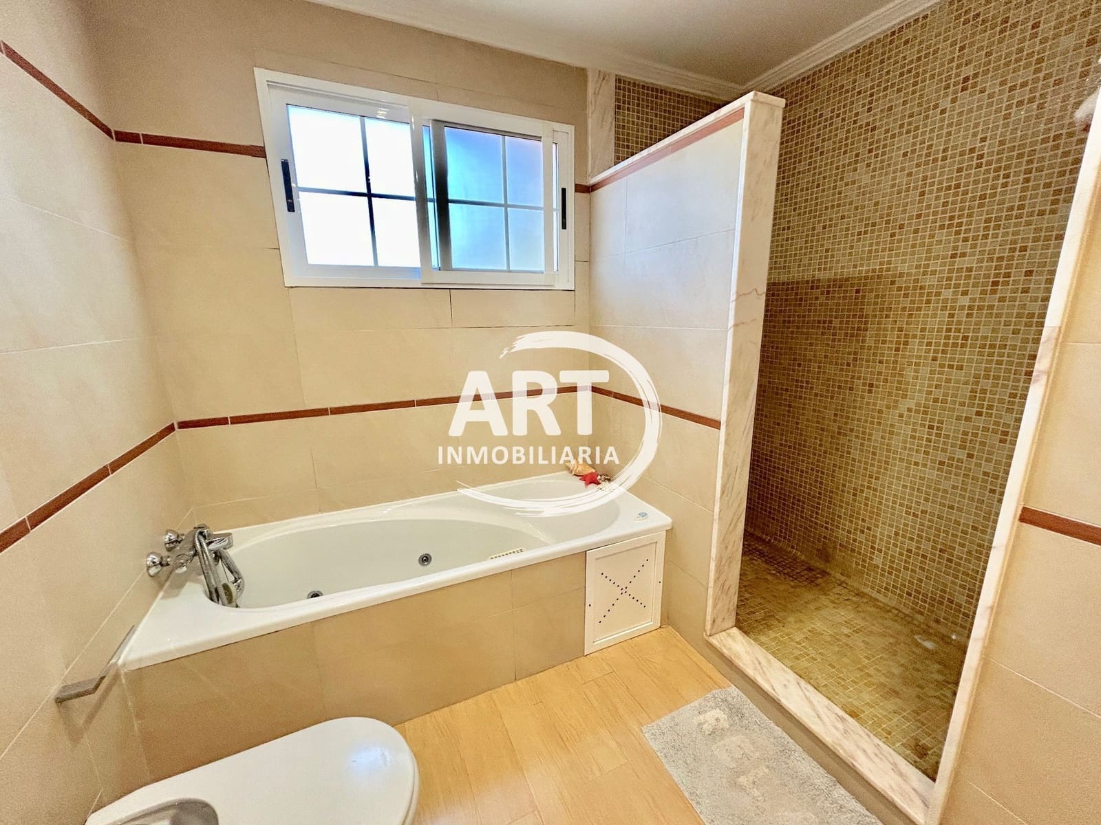 4 sypialnia Willa na sprzedaż w L'Eliana z basenem garażem - 675 000 € (Ref: 9790229)