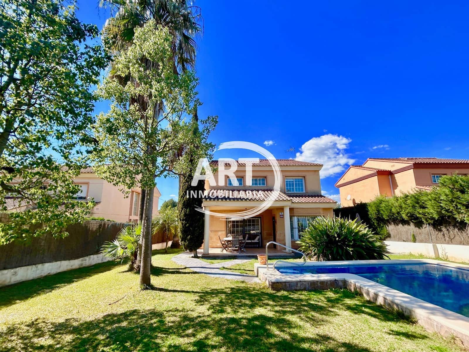 4 sypialnia Willa na sprzedaż w L'Eliana z basenem garażem - 675 000 € (Ref: 9790229)