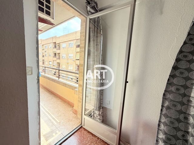 4 bedroom Flat for sale in Santa Rita, Paterna with garage - € 179,000 (Ref: 9801018)