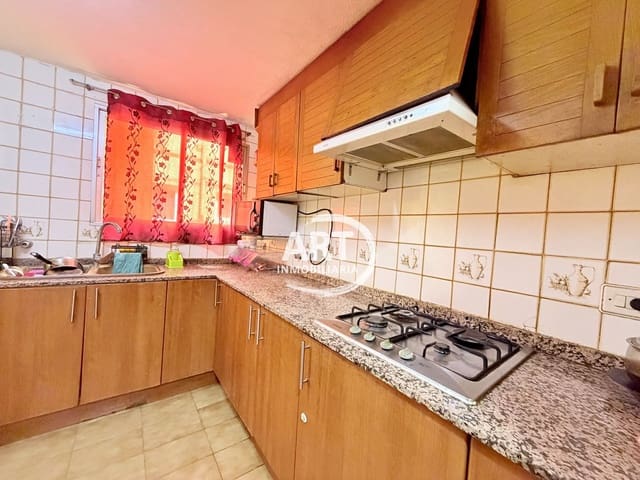 4 bedroom Flat for sale in Santa Rita, Paterna with garage - € 179,000 (Ref: 9801018)