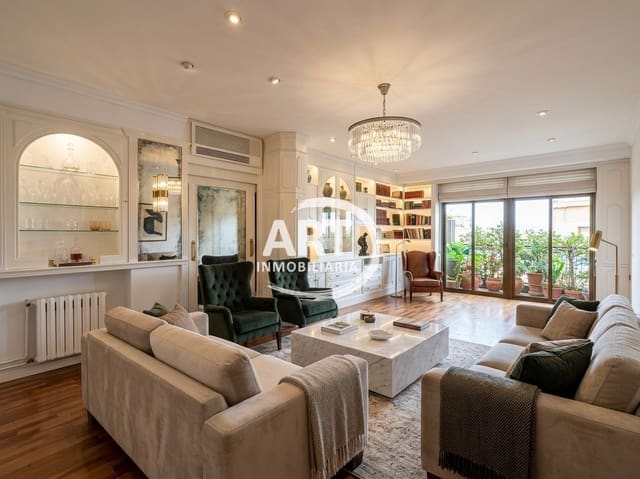 3 bedroom Flat for sale in Sant Francesc, Valencia city with garage - € 850,000 (Ref: 9803903)